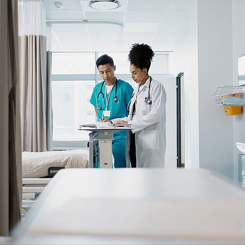 Le feed-back positif peut aussi se dérouler dans la chambre du patient. Photo: Adobe Stock